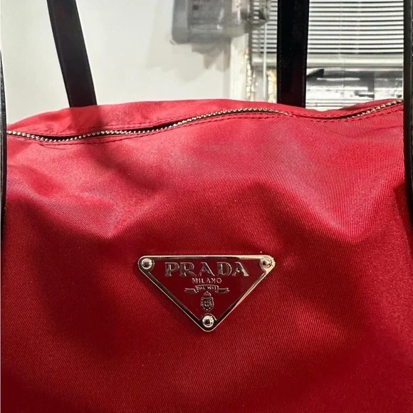 Prada Women's Red and Black Bag - Picture 5 of 16